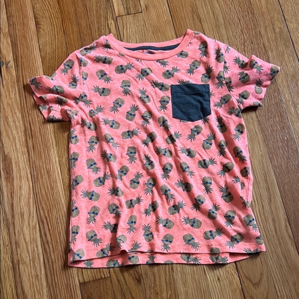 Old navy  size small 8 kids Pink and Black Pineapple Print Short Sleeve Tee
